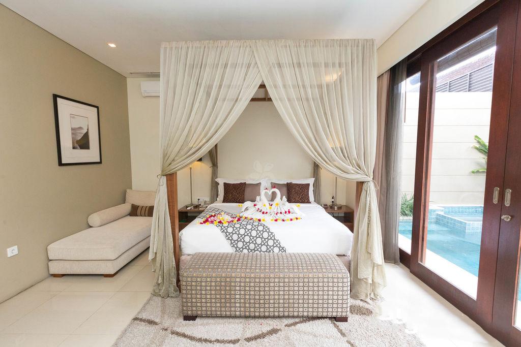 Pradha Villas Seminyak Exterior photo