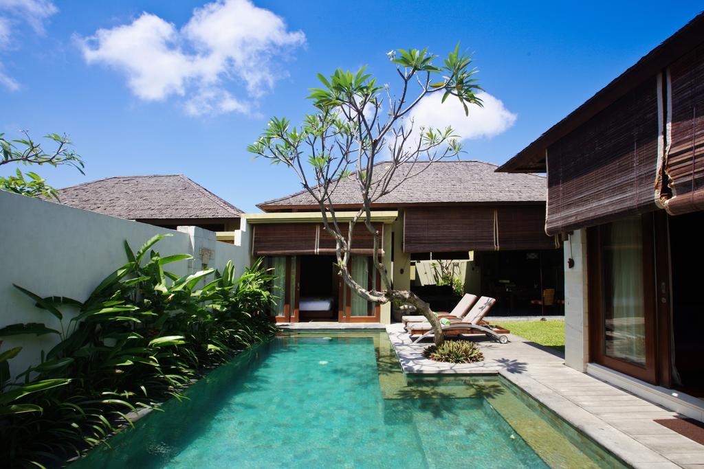Pradha Villas Seminyak Exterior photo