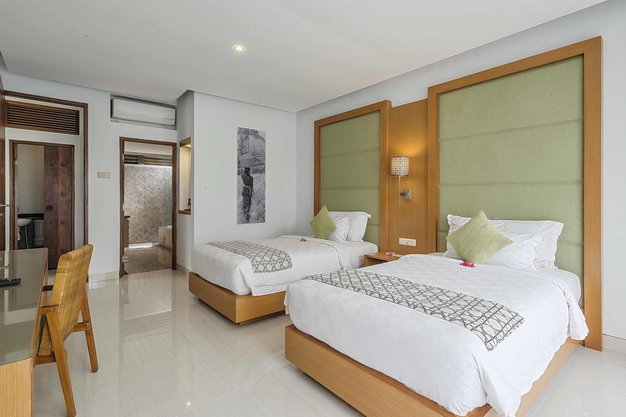 Pradha Villas Seminyak Exterior photo