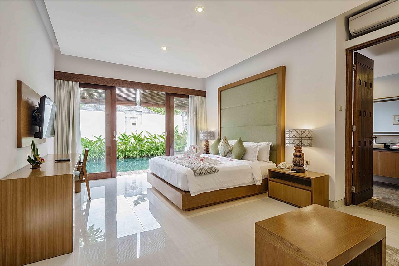 Pradha Villas Seminyak Exterior photo