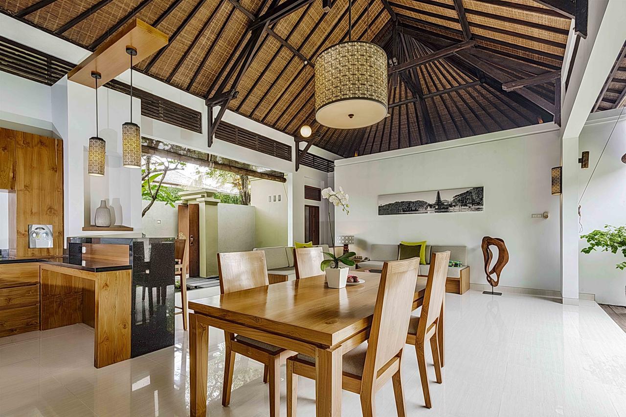 Pradha Villas Seminyak Exterior photo